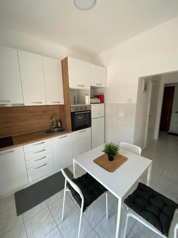 Sunny Peraia Apartment
